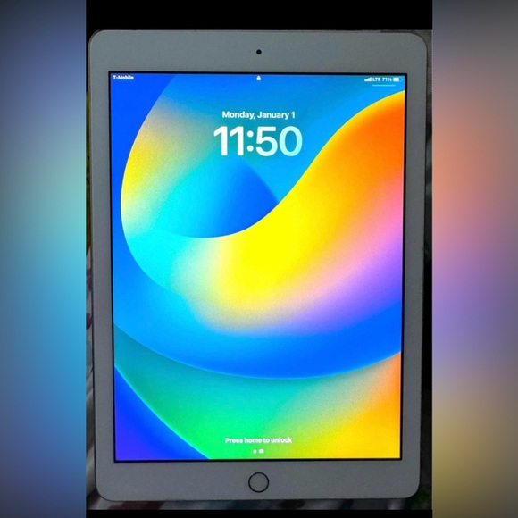 Ipad 6 generation 32gb - Picture 2 of 2